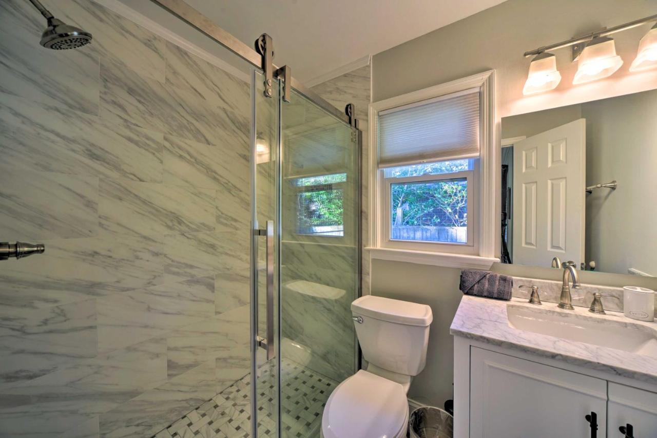 Charming House With Patio, 3 Half Mi To Beach! Charleston Bagian luar foto